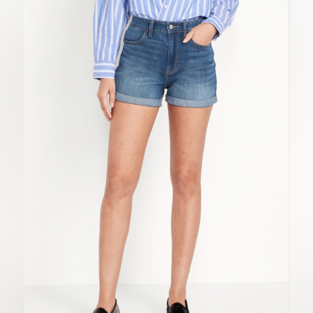 Old Navy WOW Women's Hi rise  Blue Denim rolled cuffed shorts